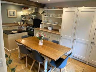 Cottage c1790, Superb central Witney, free parking - 6