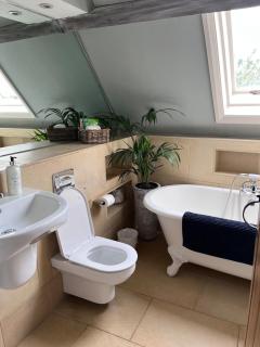 Cottage c1790, Superb central Witney, free parking - 2