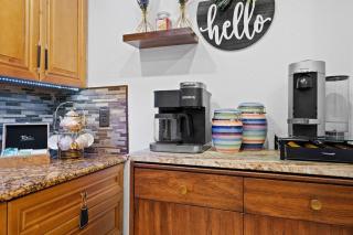 Chic 4BR Home Hot Tub Game Room - Port Saint Lucie - 7