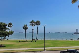 OCEAN Front Bluff Park Villa W HOT TUB - Long Beach - 0