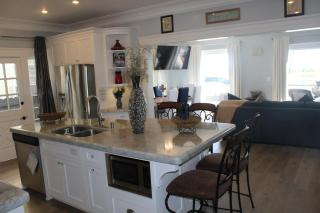 OCEAN Front Bluff Park Villa W HOT TUB - Long Beach - 6