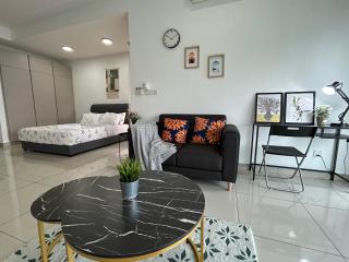 Biz Studio near Oasis Corporate Park H2O Medalla CittaMall Subang Airport - 1