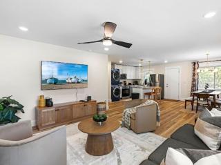 Modern Retreat Chic Living 5 min from DT Durham - Durham - 0