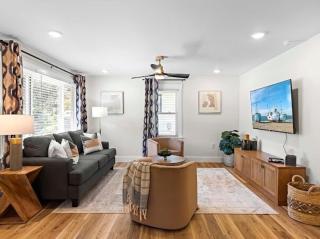 Modern Retreat Chic Living 5 min from DT Durham - Durham - 9