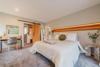 Hamptons Retreat - 1BR with Hot Tub and Fireplace - Prebbleton - 8