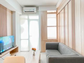 Big and Comfy Studio at Vasanta Innopark Apartment By Travelio - 1