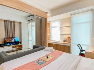 Big and Comfy Studio at Vasanta Innopark Apartment By Travelio - 5