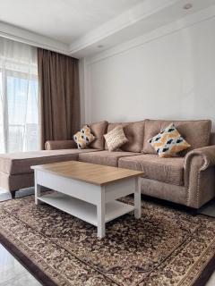 Luxury 15th-Floor 1BR Apartment with Panoramic City & Forest Views - Nairobi - 0