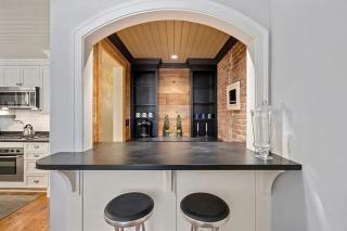 Back Bay Nantucket-style Pied-a-terre Off Newbury St - Boston - 5