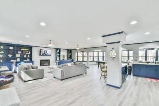 Luxurious Lake Lanier Home with Private Dock - Flowery Branch - 5
