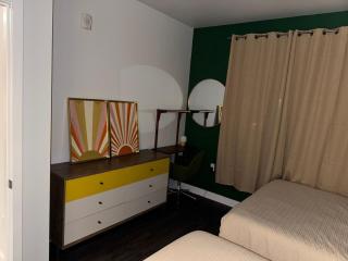 Vibrant unit in Griffith - 2