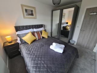 SAV 5 Bed Luxury House Leicestershire - 8