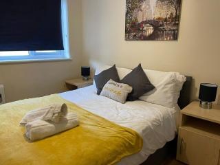 SAV 1 Bed Flat Grd Floor Near Watford Town Centre - Watford - 0