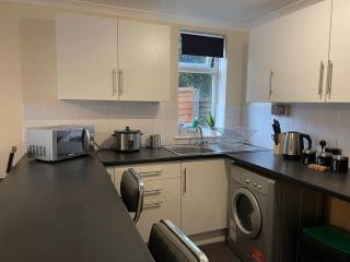 SAV 1 Bed Flat Grd Floor Near Watford Town Centre - Watford - 4