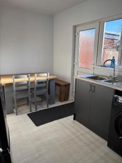 cozy two bedroom home - 5