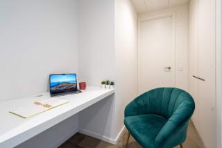 108 HighRise Condo Lake Bay View - 2