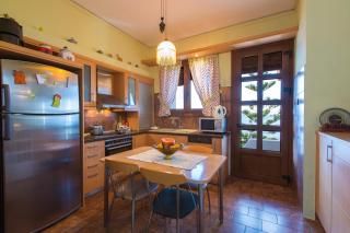 Beachfront Family Villa Katerina with Private pool, Playground, BBQ & Amazing Sea Views! - Petres - 8