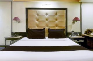 Super Townhouse Oak JM Road formerly Krishna presidency - Pune - 7