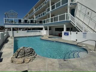 9103 Atlantic Ave, Unit 204 - 3
