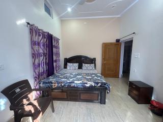 Gaharwar Home Stay - 6