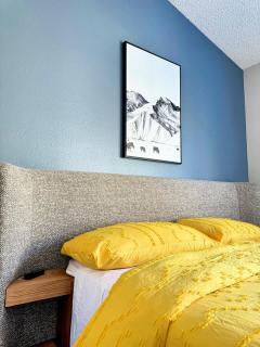 Modern & Spacious Family and Friend 4B3B House - 1