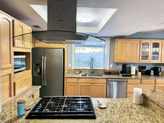 Modern & Spacious Family and Friend 4B3B House - Moreno Valley - 8