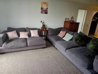 Bask in Beach Luxury - Gold Coast - 8