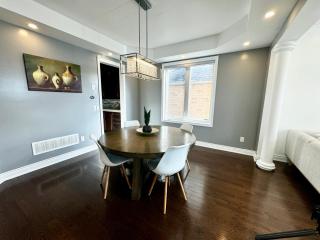 Modern, Comfort & Privacy - Near Airport & Toronto Downtown - Brampton - 2