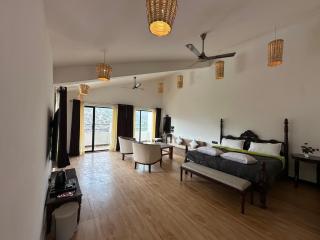 The HighGarden Resort - 4