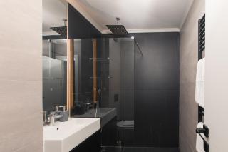 Luxurious Urban Retreat with Unmatched Comfort - Bucarest - 6