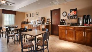Best Western Plus Main Street Inn - Brawley - 4