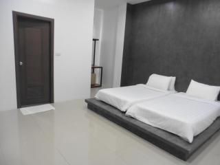 22 Twenty-Two Hotel ทะเวนตี้-ทู โฮเทล - Ban Pa Muat - 2