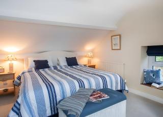 The Old Mill, Deluxe holiday home with a view - 3