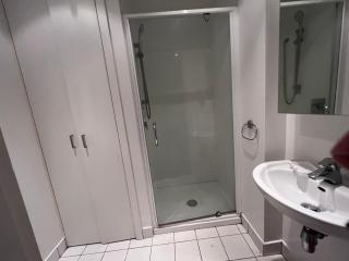 Aura D1404 two bedroom1 living room Wifi ,balcony, harbor view, easy parking - Auckland - 6