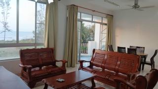 Family Retreat by the Beach - 3