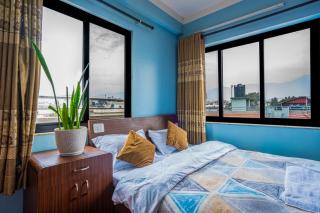 Stunning Kathmandu View with Private Rooftop & Balcony - Kathmandu - 6