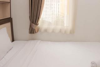 Comfortable 2BR at Springlake Summarecon Bekasi Apartment By Travelio - 4