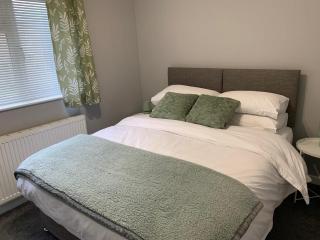 Stunning Home in Large Gardens - 5