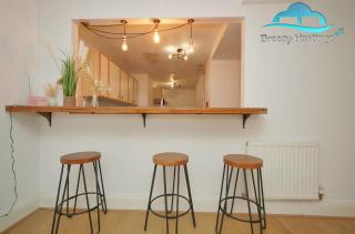 Spacious City Center Gem - 6