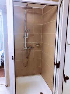 Le Contemporain - Libreville - 1