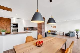 Spacious house in central location - 0