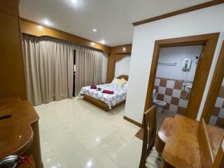 one more night - Patong - 7