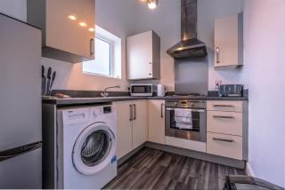 Harbour-View 2-Bed Serviced Apartment with Parking - Portishead - 8