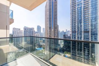 Lux 2br apt in downtown DXB - 1