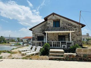 Denize sıfır-Otantik Taş Ev - Çeşme - 0