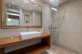 Zeus - Luxenia Suites - 4