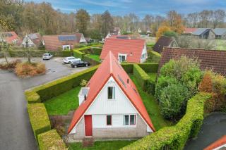Gele Kwikstaart I Ruime Woning met Mooie Zonnige Tuin - 9