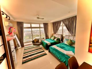 Riverine High Floor Luxury Stay 4 pax Waterfront View from Balcony - Kuching - 8
