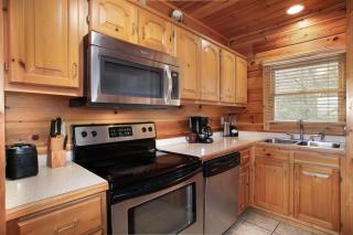 Valley View Cabin View Hot Tub Fireplace Grill - 1
