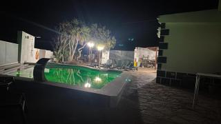 Casa Confortable con Arte y Piscina para Disfrutar - - 1
